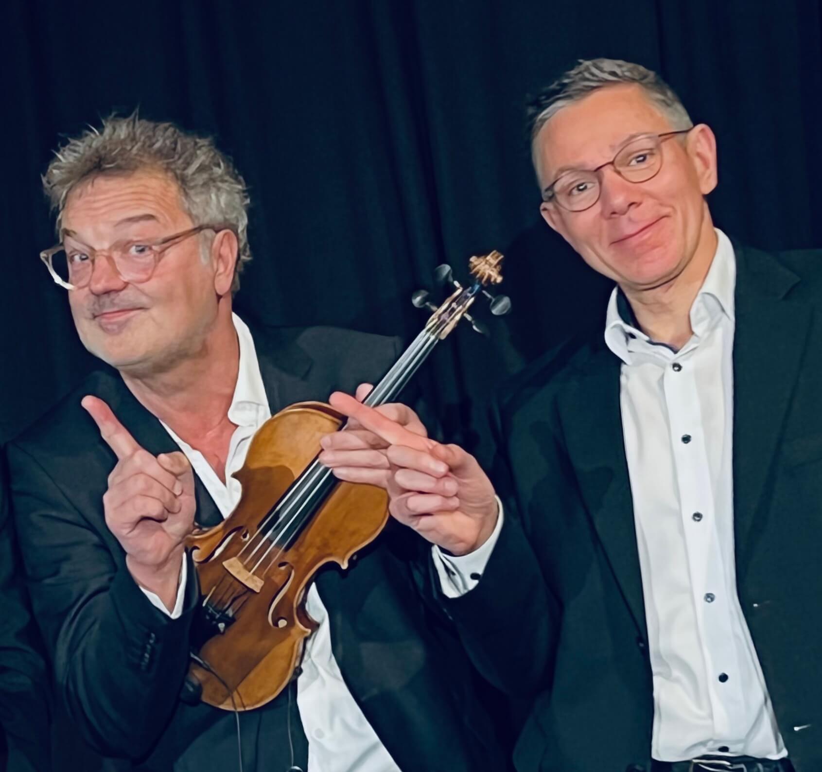 Grégoire Dune et le pianiste Denis Vernimmen après un spectacle Tapas Nocturne